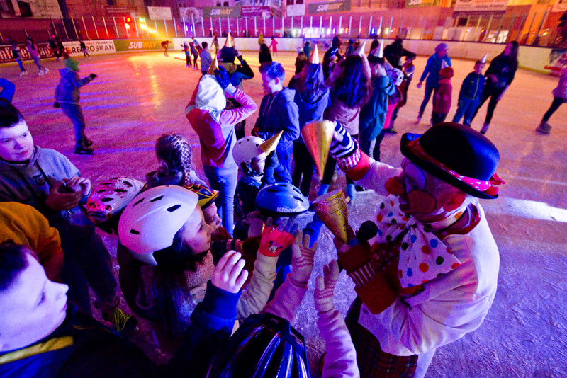 Gorąca zabawa na elbląskim lodowisku zdjęcie nr 145259