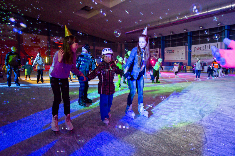 Gorąca zabawa na elbląskim lodowisku zdjęcie nr 145295