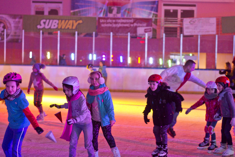 Gorąca zabawa na elbląskim lodowisku zdjęcie nr 145310
