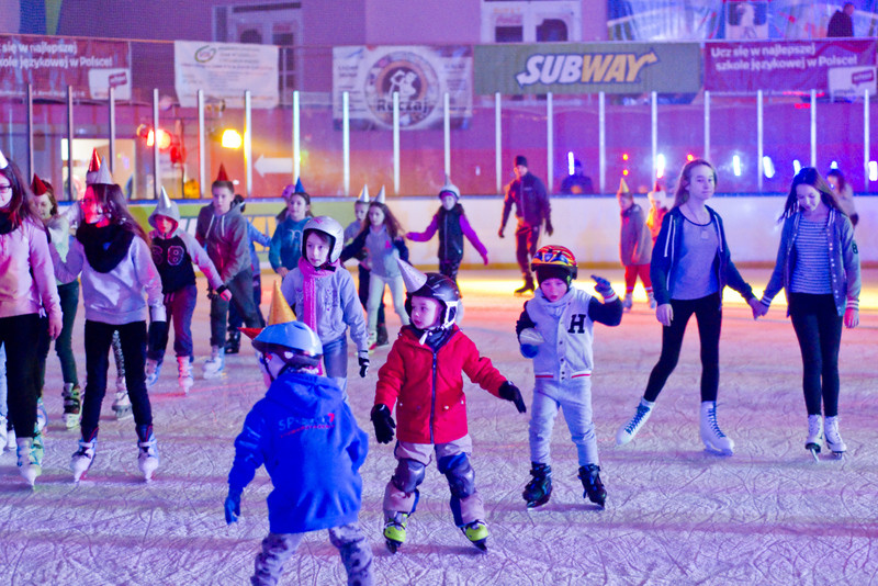 Gorąca zabawa na elbląskim lodowisku zdjęcie nr 145284