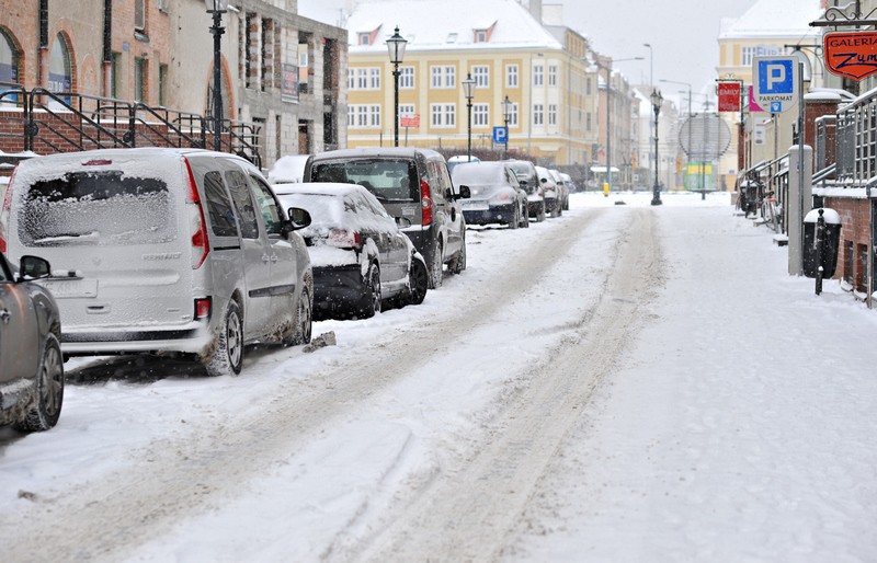 Tak od rana miasto walczy ze śniegiem zdjęcie nr 145432