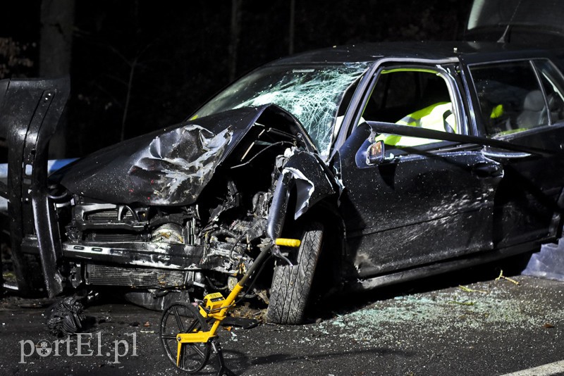 Kierowca golfa zginął na drodze do Tolkmicka zdjęcie nr 146951
