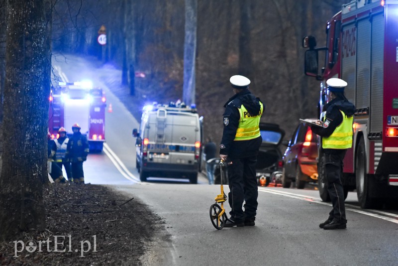 Kierowca golfa zginął na drodze do Tolkmicka zdjęcie nr 146942