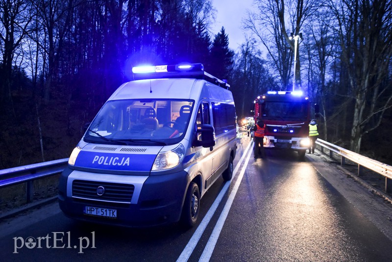Kierowca golfa zginął na drodze do Tolkmicka zdjęcie nr 146953