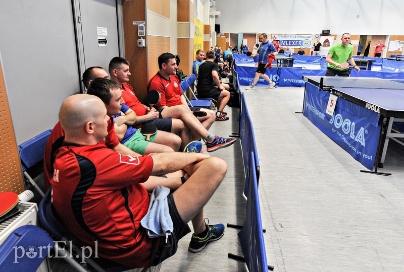 Mundurowi grają w ping- ponga zdjęcie nr 146985