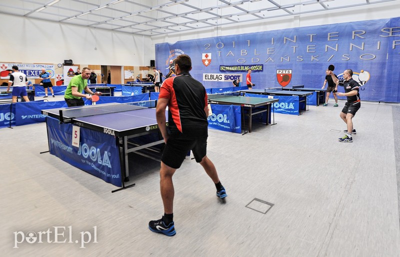 Mundurowi grają w ping- ponga zdjęcie nr 146986