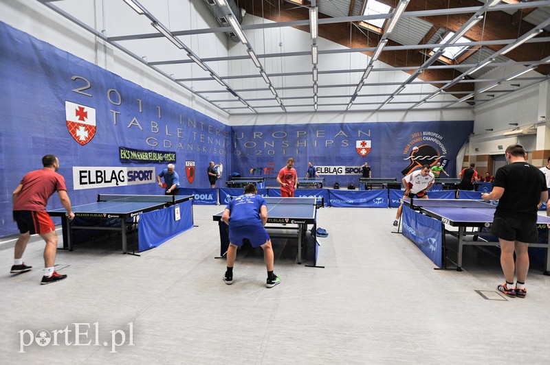 Mundurowi grają w ping- ponga zdjęcie nr 146980