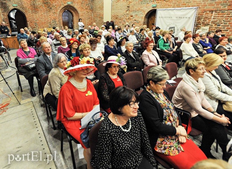 Dzień Kobiet pod znakiem kapelusza zdjęcie nr 147243