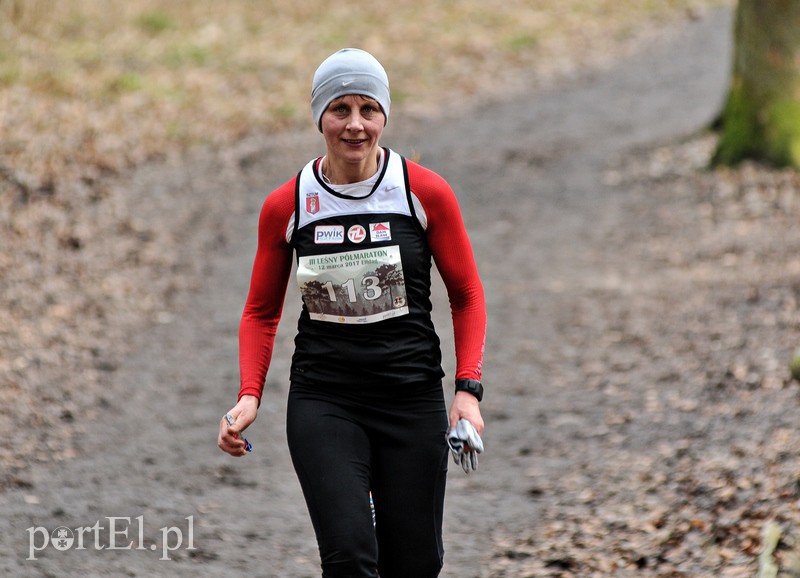 Leśny półmaraton. Tak biegacze uczcili Dzień Kobiet zdjęcie nr 147469