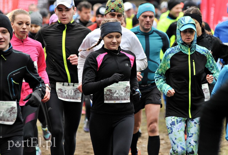 Leśny półmaraton. Tak biegacze uczcili Dzień Kobiet zdjęcie nr 147456