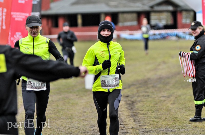 Leśny półmaraton. Tak biegacze uczcili Dzień Kobiet zdjęcie nr 147493