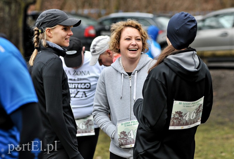Leśny półmaraton. Tak biegacze uczcili Dzień Kobiet zdjęcie nr 147450