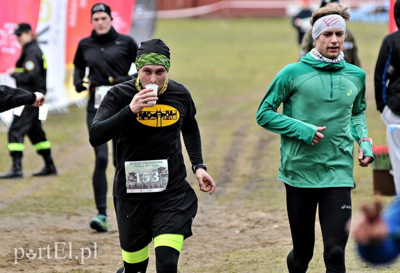 Leśny półmaraton. Tak biegacze uczcili Dzień Kobiet zdjęcie nr 147490