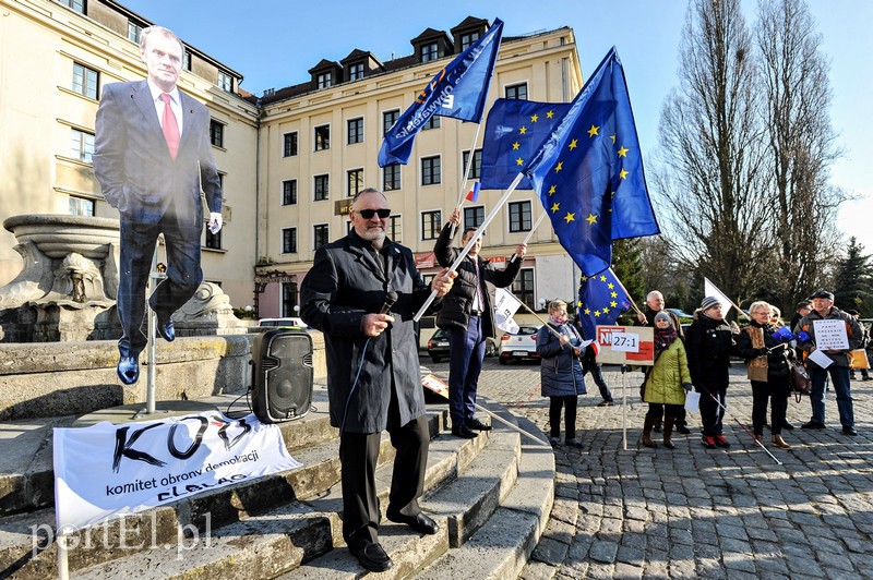 Tusk na fontannie zdjęcie nr 147535