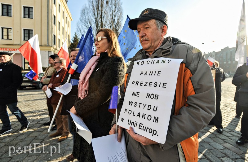 Tusk na fontannie zdjęcie nr 147524