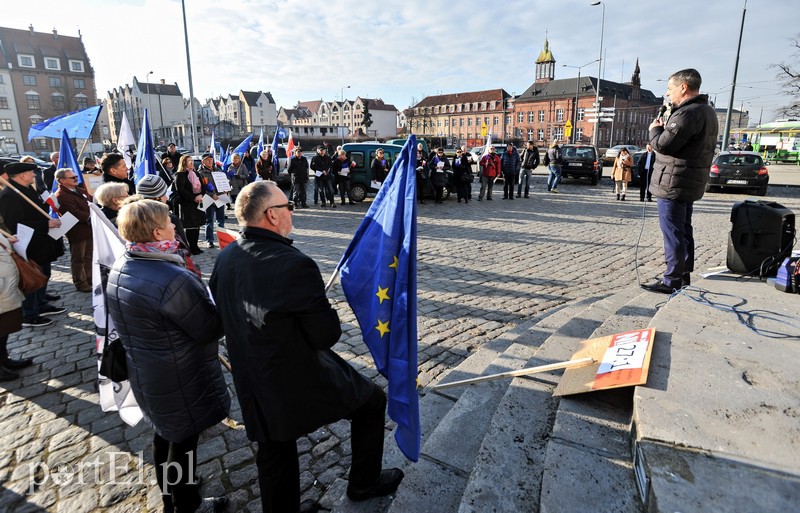 Tusk na fontannie zdjęcie nr 147527