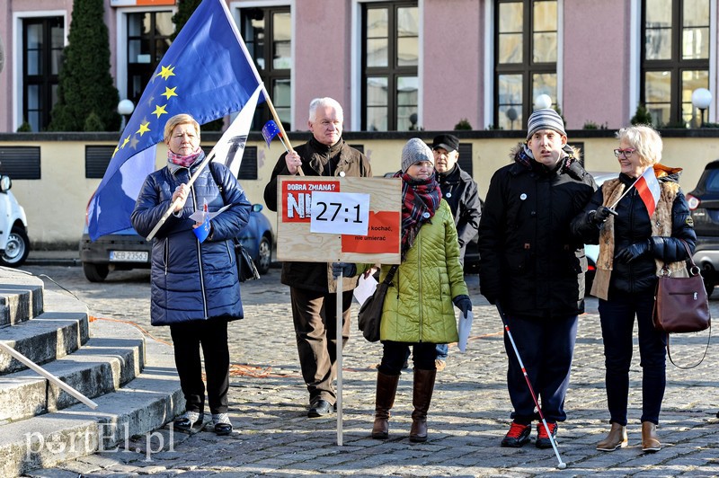 Tusk na fontannie zdjęcie nr 147533