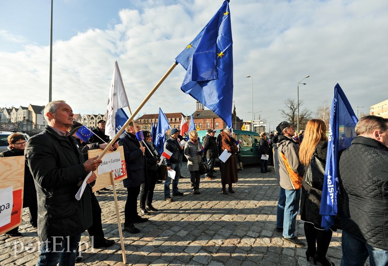 Tusk na fontannie zdjęcie nr 147526