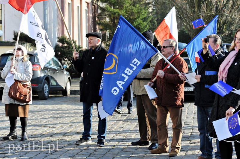 Tusk na fontannie zdjęcie nr 147534