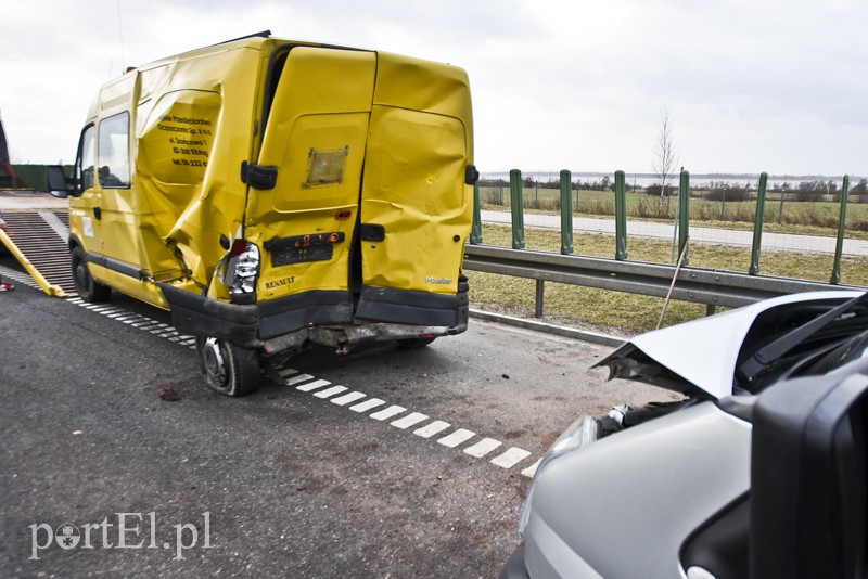 Ford uderzył w renault zdjęcie nr 147591