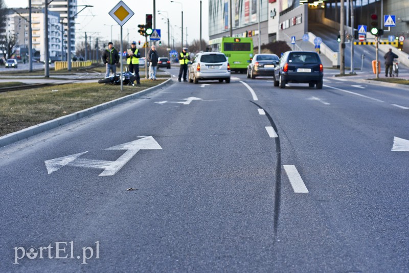 Zderzenie motocyklisty z osobówką zdjęcie nr 147624