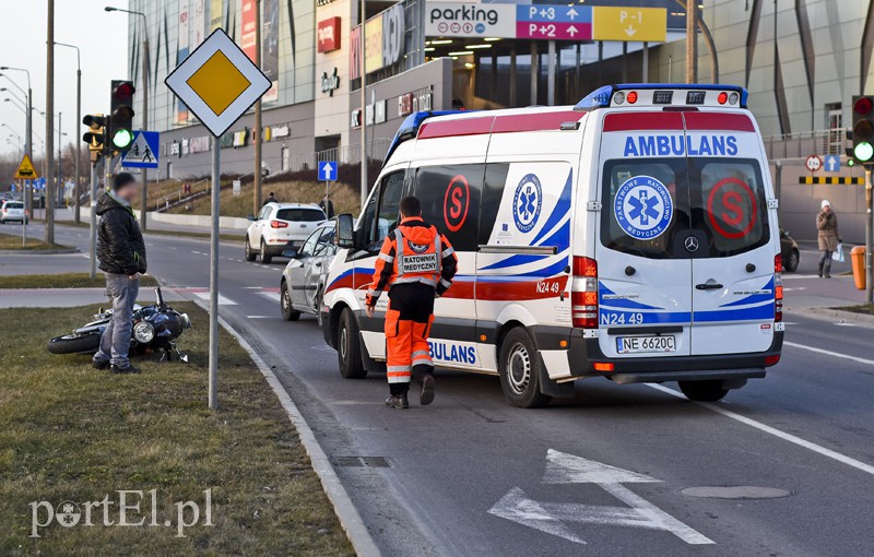 Zderzenie motocyklisty z osobówką zdjęcie nr 147619