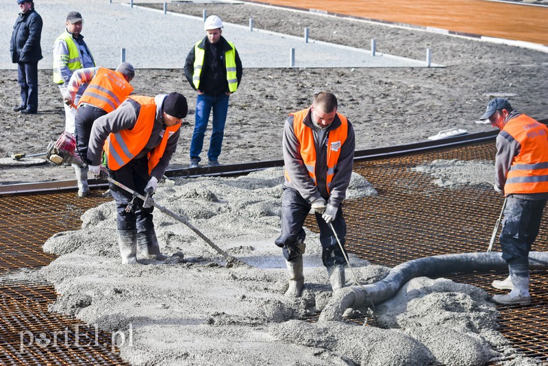 Na Agrykoli leją beton zdjęcie nr 147681