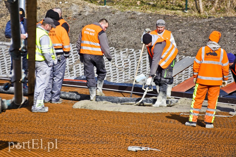 Na Agrykoli leją beton zdjęcie nr 147676