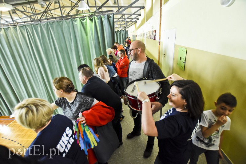 Młodzi koszykarze wyszli na parkiet zdjęcie nr 148784