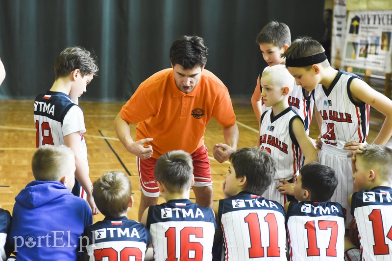 Młodzi koszykarze wyszli na parkiet zdjęcie nr 148781