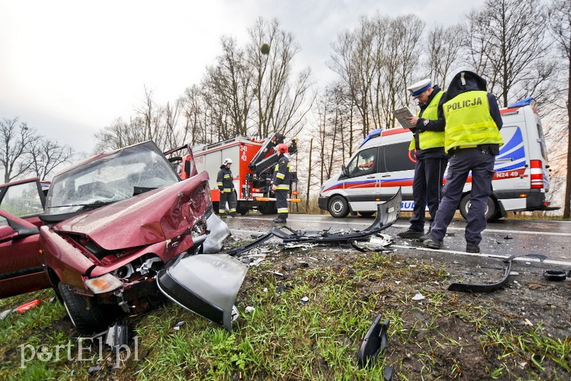 Wypadek przed Jegłownikiem, sześć osób w szpitalu zdjęcie nr 149069