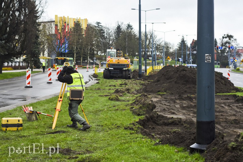 Koparka poszła w ruch, powstaje torowisko zdjęcie nr 149292