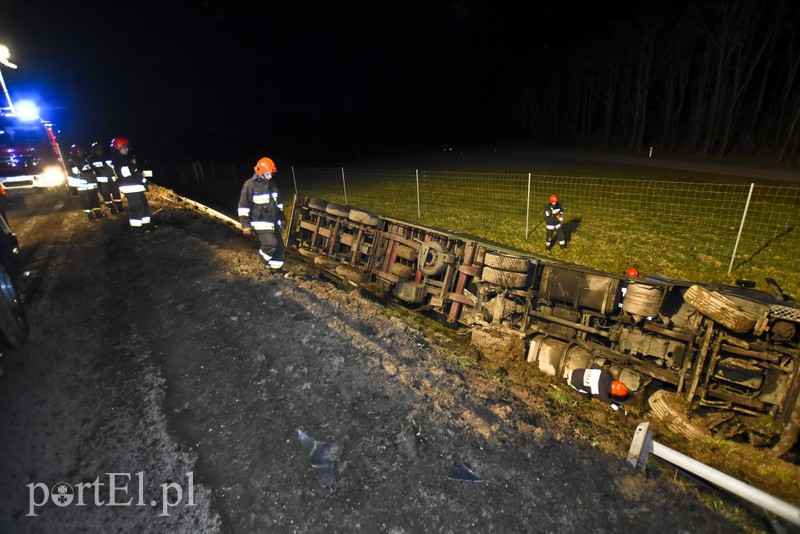 Ciężarówką wpadł do rowu na "berlince" zdjęcie nr 149353