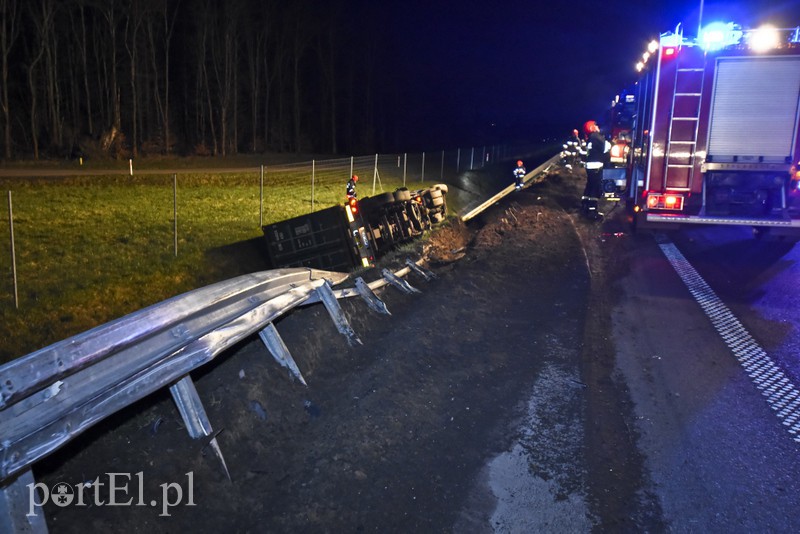 Ciężarówką wpadł do rowu na "berlince" zdjęcie nr 149349