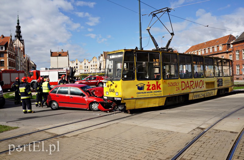 Seatem wjechał pod tramwaj zdjęcie nr 149795