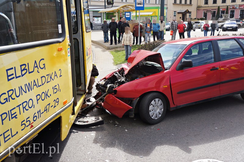 Seatem wjechał pod tramwaj zdjęcie nr 149801