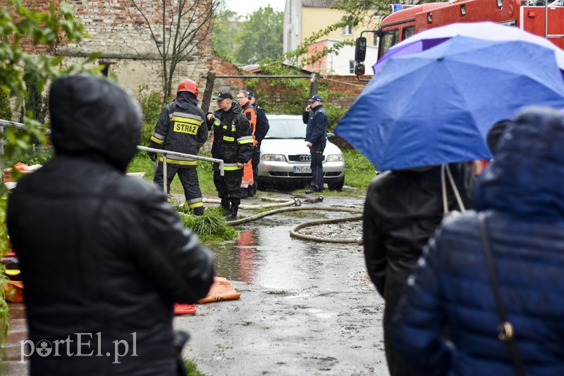 Pożar na Stefczyka, jedna osoba poszkodowana zdjęcie nr 151425