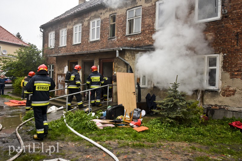 Pożar na Stefczyka, jedna osoba poszkodowana zdjęcie nr 151417