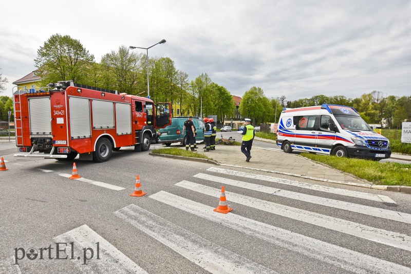 Rowerzysta potrącony na skrzyżowaniu ul. Łęczyckiej i Rawskiej zdjęcie nr 151941