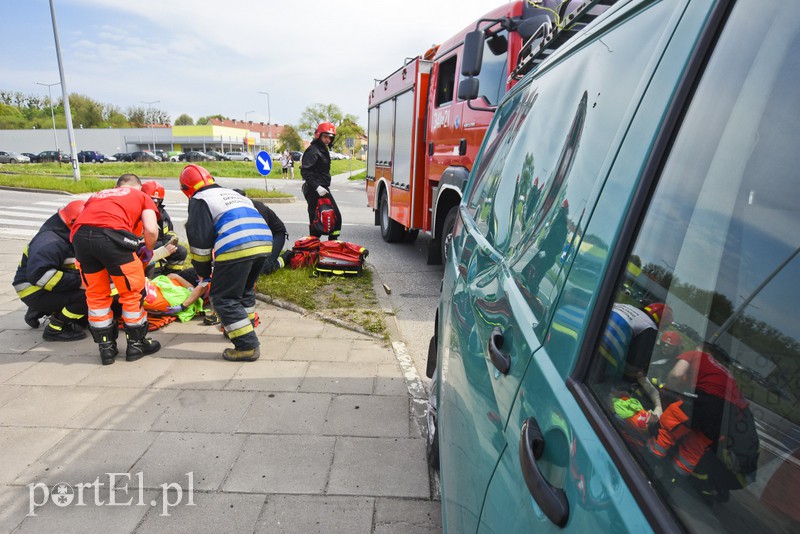 Rowerzysta potrącony na skrzyżowaniu ul. Łęczyckiej i Rawskiej zdjęcie nr 151934