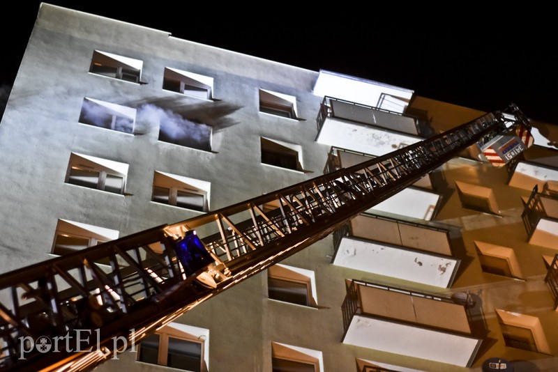 Pożar w wieżowcu przy Malborskiej zdjęcie nr 152103