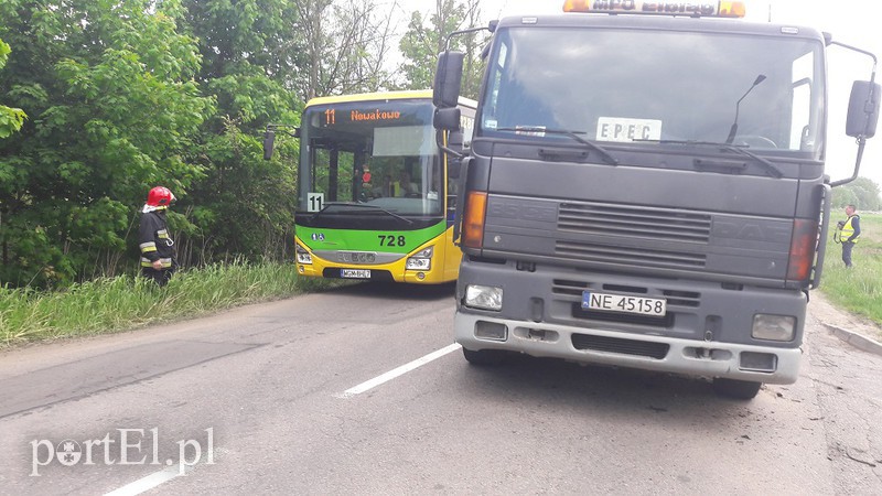 Motocyklista zderzył się z ciężarówką zdjęcie nr 152616