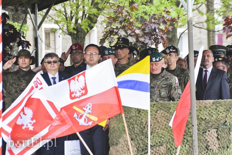 Polscy żołnierze jadą na Łotwę, dowodzi nimi elblążanin zdjęcie nr 152849