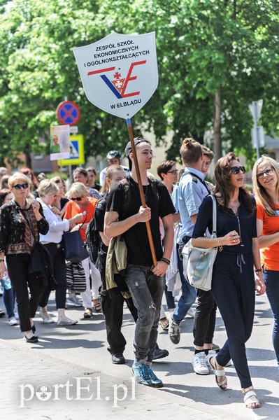 Studenci przeszli ulicami miasta zdjęcie nr 152905