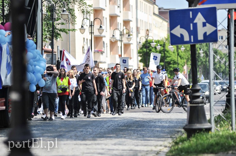 Studenci przeszli ulicami miasta zdjęcie nr 152926