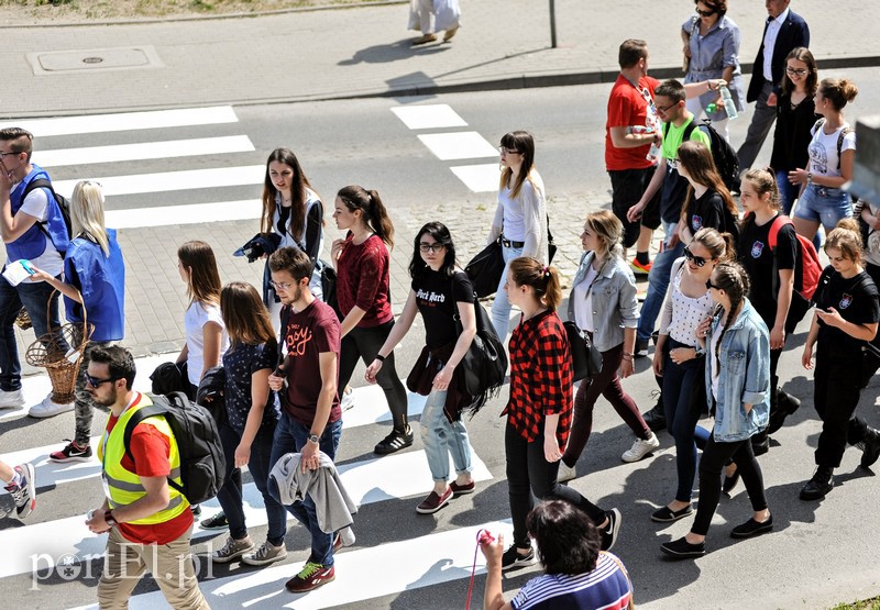 Studenci przeszli ulicami miasta zdjęcie nr 152896