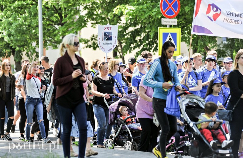 Studenci przeszli ulicami miasta zdjęcie nr 152901