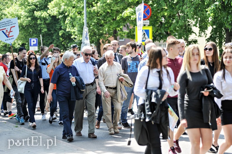 Studenci przeszli ulicami miasta zdjęcie nr 152904