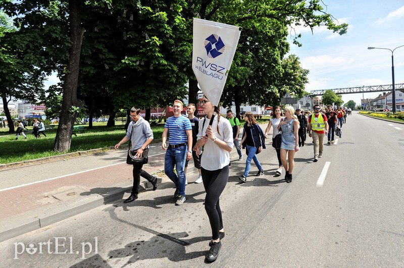 Studenci przeszli ulicami miasta zdjęcie nr 152891