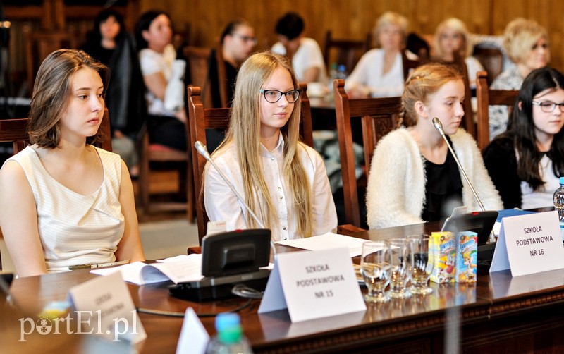 Uczniowie wcielili się w radnych. Jakie mają pomysły? zdjęcie nr 153024